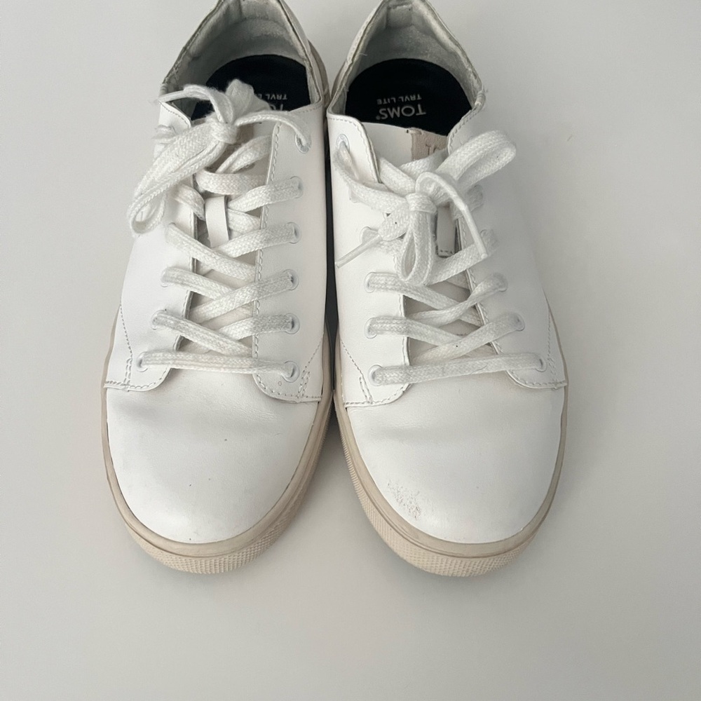 Toms Travel Lite White Leather Lace-Up Sneakers